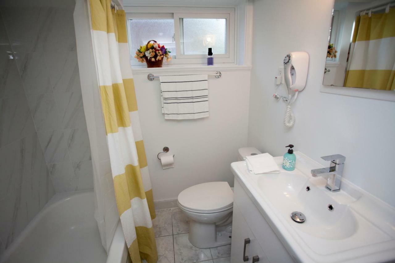 Cozy 3Br 2Bth Lower Unit, A Min To Hwy401, 404 & Dvp Villa Toronto Dış mekan fotoğraf